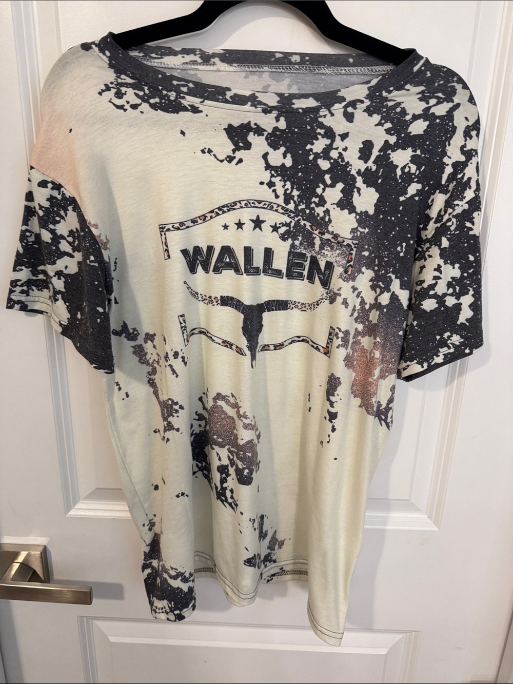 Women's Short Sleeve Graphic Tee in Cream and Black
